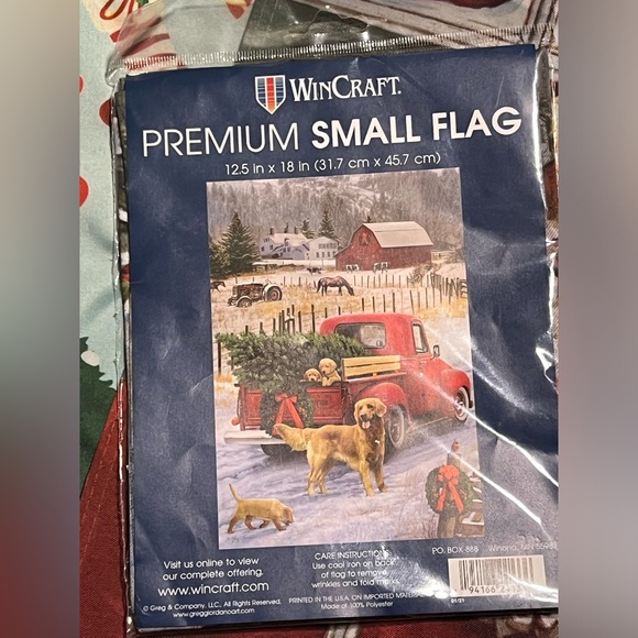 Lot of 5 Small Garden Holiday Flags - Picture 2 of 8